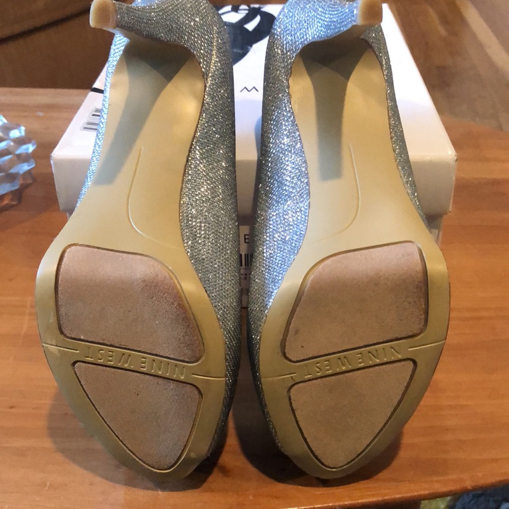 Sparkly Silver Nine West Peep Toe Heels - Picture 3 of 3